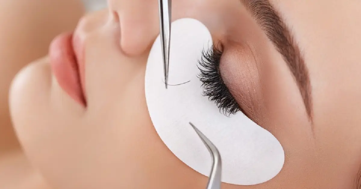 How Lash Extensions Enhance Your Natural Eye Shape